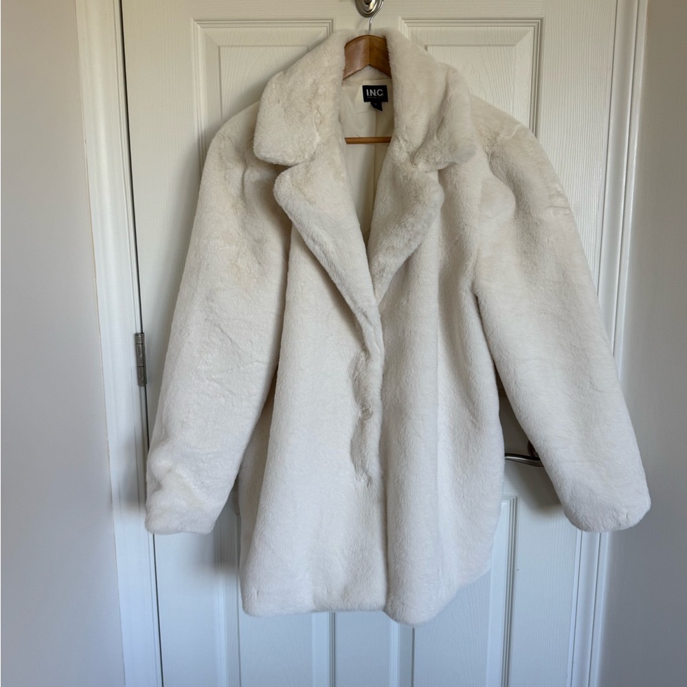INC International Concepts Women's Off White Faux Fur Coat Size XL